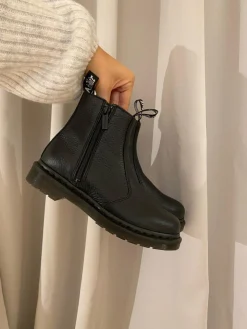 2976 W/Zips Milled Nappa>Dr. Martens Best