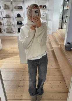 AdrianMD t-neck>Modström Clearance