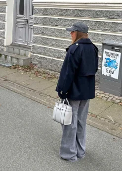 EsmundMD jacket></noscript>Modström Clearance