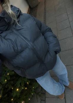 Fox C Puffer Jacket></noscript>Neo Noir New