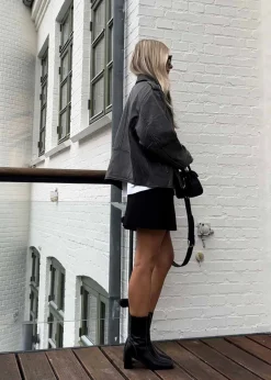 HullaMD jacket><noscript><img width=