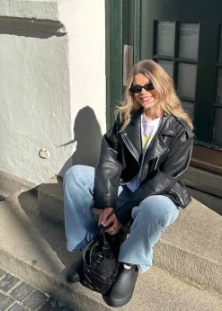 HullaMD solid jacket><noscript><img width=