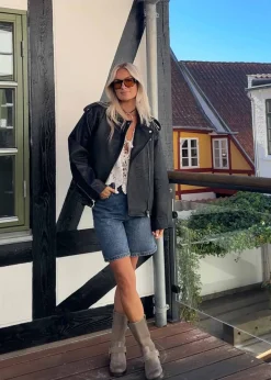 Maggie Blooke Shorts></noscript>Woodbird Clearance