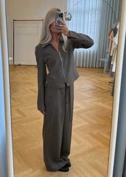 Pedromd blazer><noscript><img width=