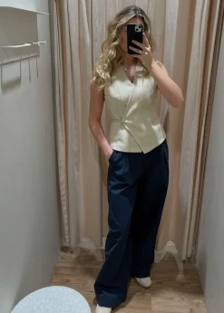 Samara Melange Waistcoat></noscript>Neo Noir New