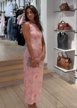 Tiranna Big Flower Mesh Dress></noscript>Neo Noir Hot