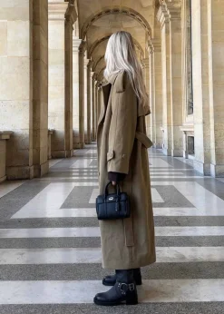 BorakMD coat><noscript><img width=