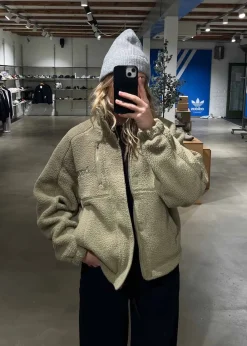 BRUTUS><noscript><img width=