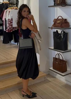 CMSIV-DRESS><noscript><img width=