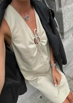 DaynaMD dress><noscript><img width=