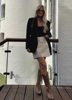 DaynaMD skirt><noscript><img width=