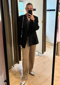 Feminine Buckle Ballerina Metallic><noscript><img width=