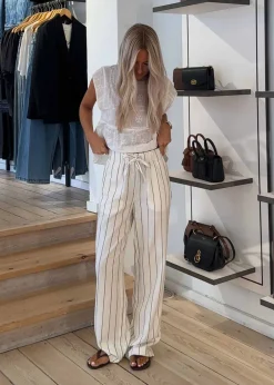 FiaMD pants><noscript><img width=