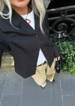 GaleMD 2 short blazer><noscript><img width=