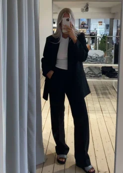 GaleMD straight blazer><noscript><img width=