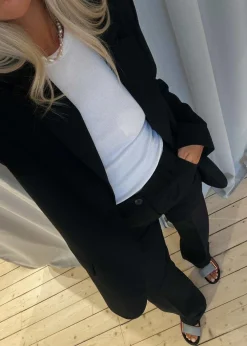 GaleMD straight blazer><noscript><img width=