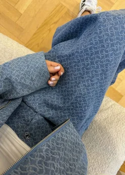 HennesyMD skirt><noscript><img width=