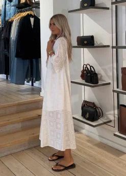 HollynMD dress><noscript><img width=