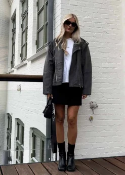 HullaMD jacket><noscript><img width=