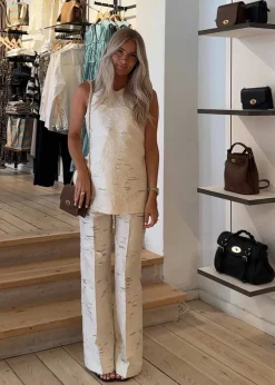 Hunt><noscript><img width=