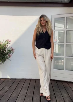 IsabelMD pants><noscript><img width=