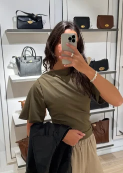 Jonathan><noscript><img width=