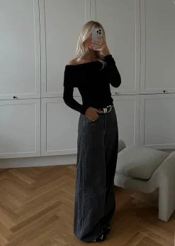 KenaMD jeans><noscript><img width=