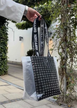 Laundrette mirca bag>Mads Nørgaard