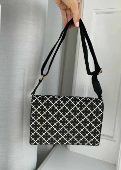 LOENNA><noscript><img width=