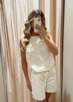 Naomamd solid shorts><noscript><img width=