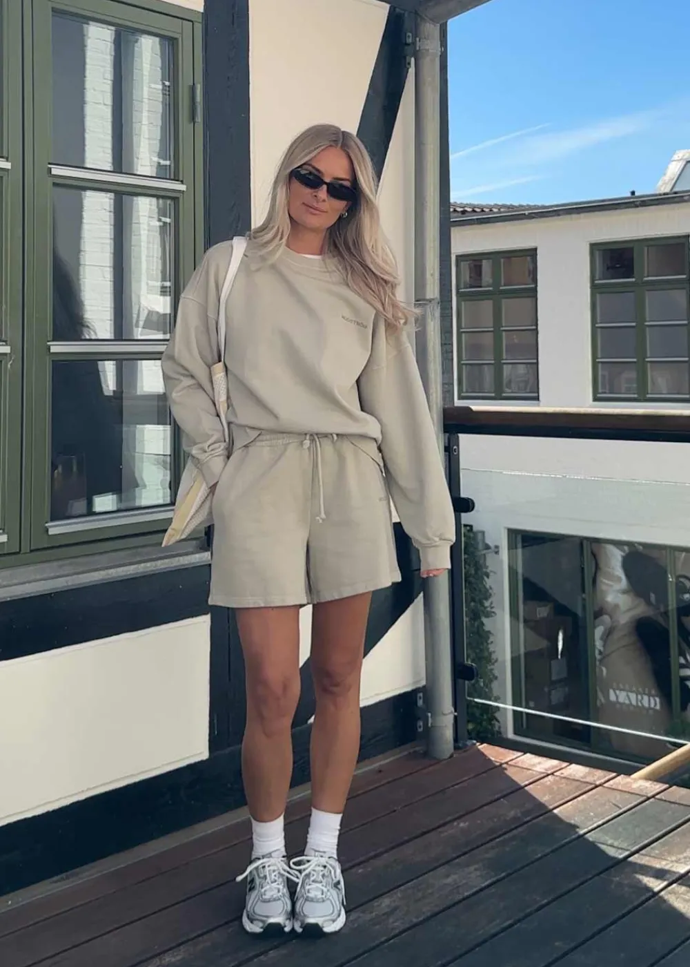 Niarnmd shorts>Modström