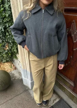 Ommimd jacket><noscript><img width=