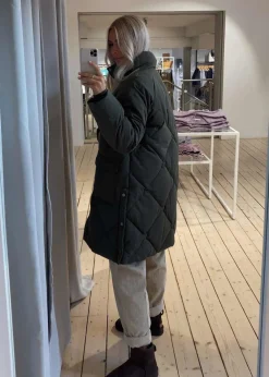 ScarlettMD jacket><noscript><img width=