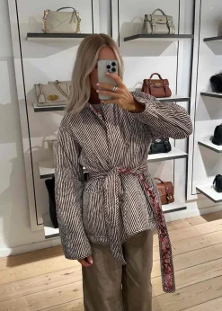 Sussie Reversible Jacket><noscript><img width=