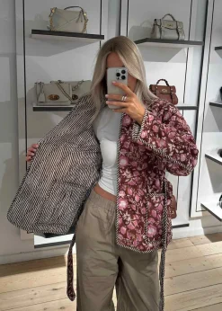 Sussie Reversible Jacket><noscript><img width=