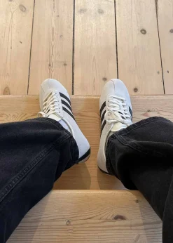 TOKYO><noscript><img width=