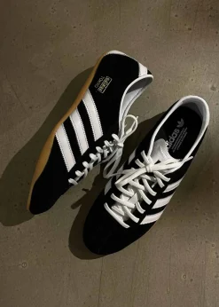 TOKYO><noscript><img width=