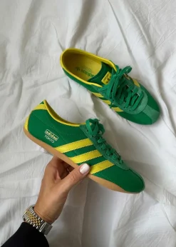 TOKYO><noscript><img width=